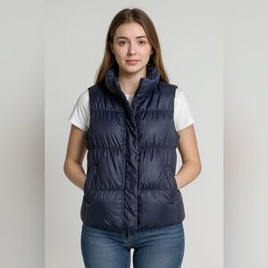 GAP puffer down vest size Medium